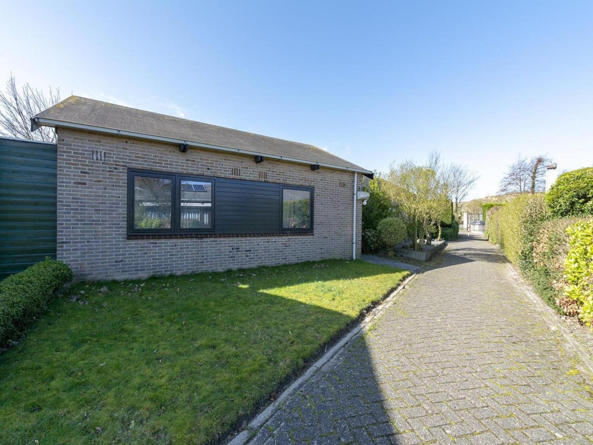 Exquisite Bungalow By The Sea Sint Maartensvlotbrug المظهر الخارجي الصورة
